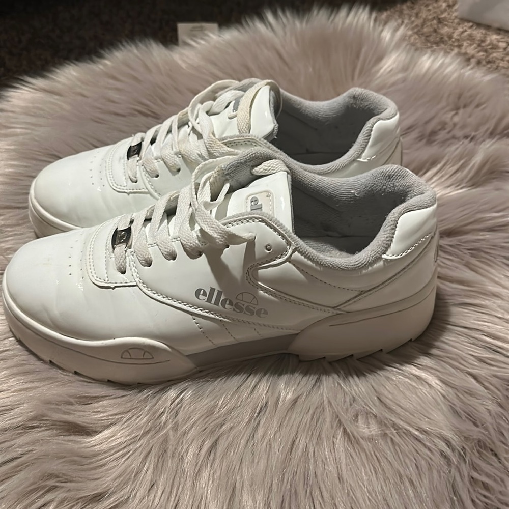 Used ellesse shoes women size US 8 UK 7 they run a little bigger pet& smoke free